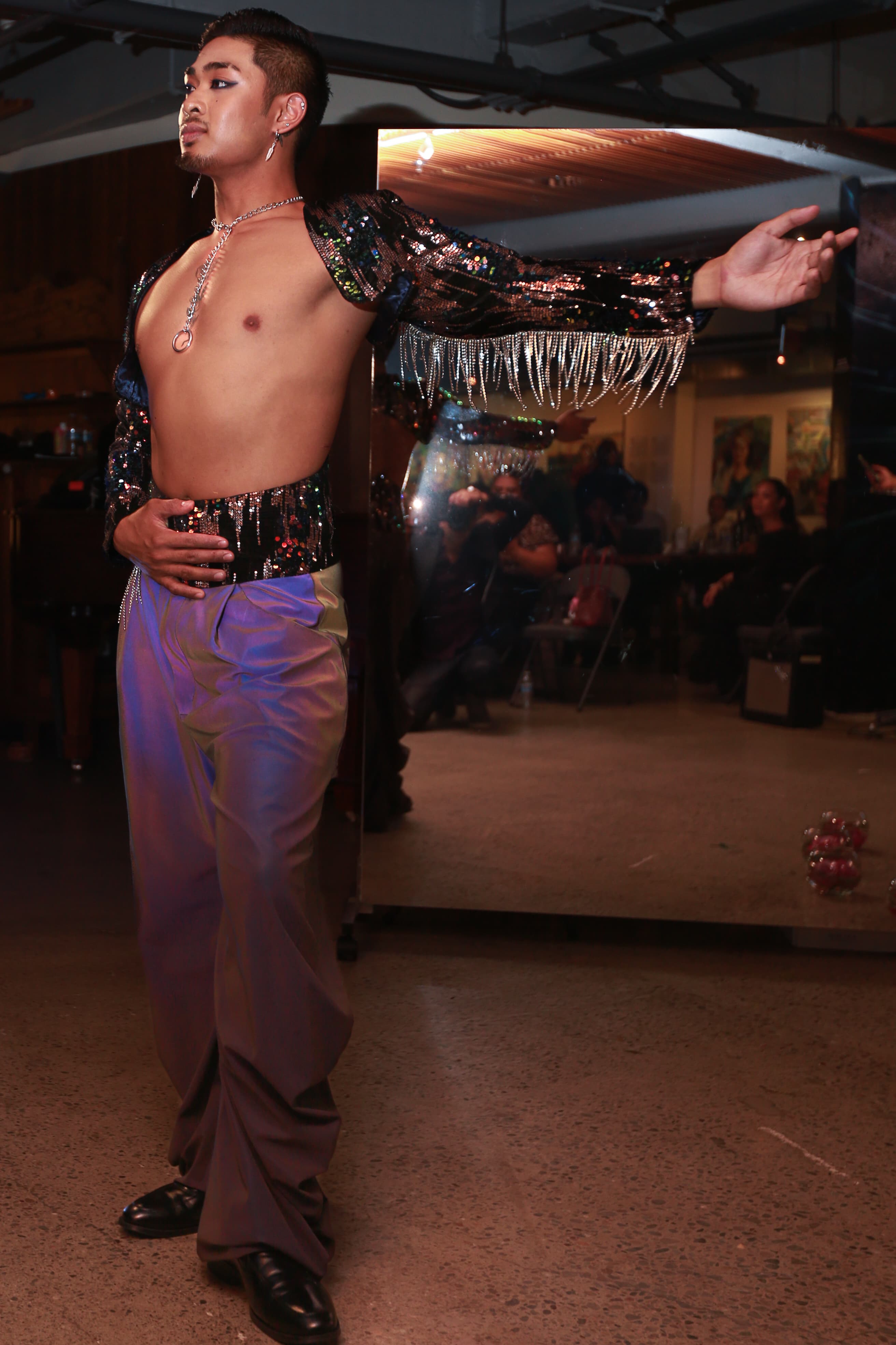 NABUHA sequin fringe look